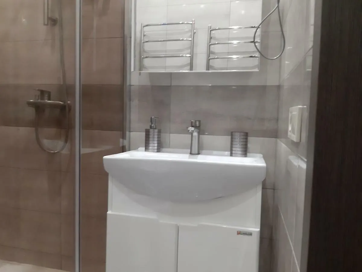 1 Stop From Railway Station Apartment Kiev Ukraine